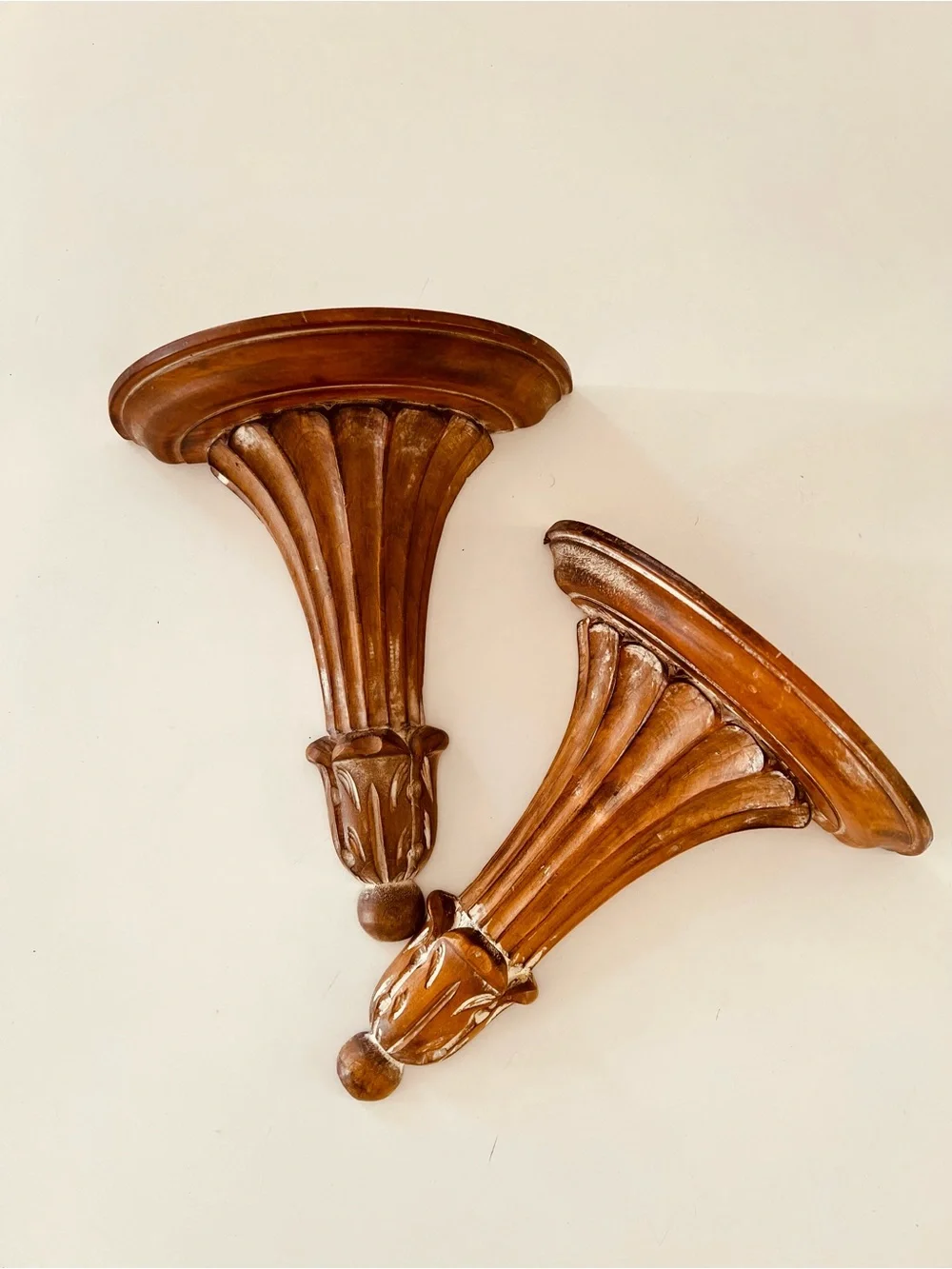 VINTAGE WOOD CARVED PAIR ITALIAN WALL SHELVES ORIGINAL PLUME FLORENTIA